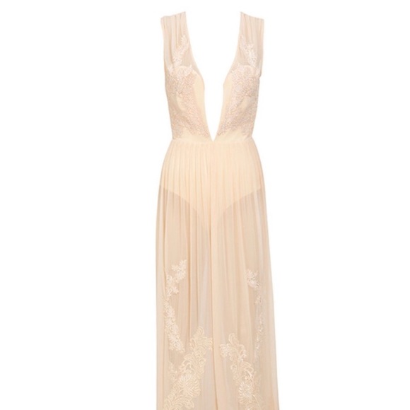 House of CB London Cerelia Dress Peach Small - Picture 3 of 13